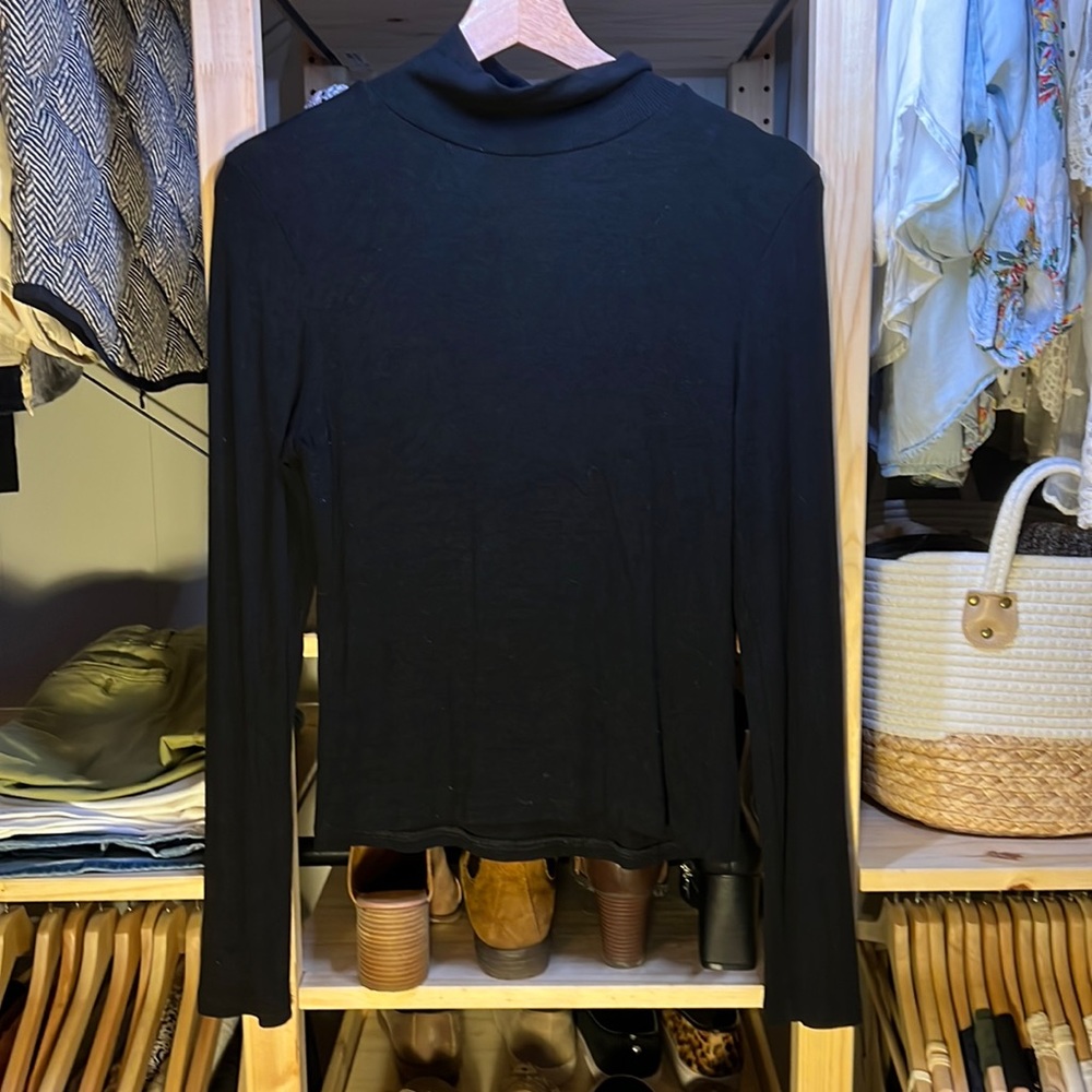Lulu’s mock neck shirt